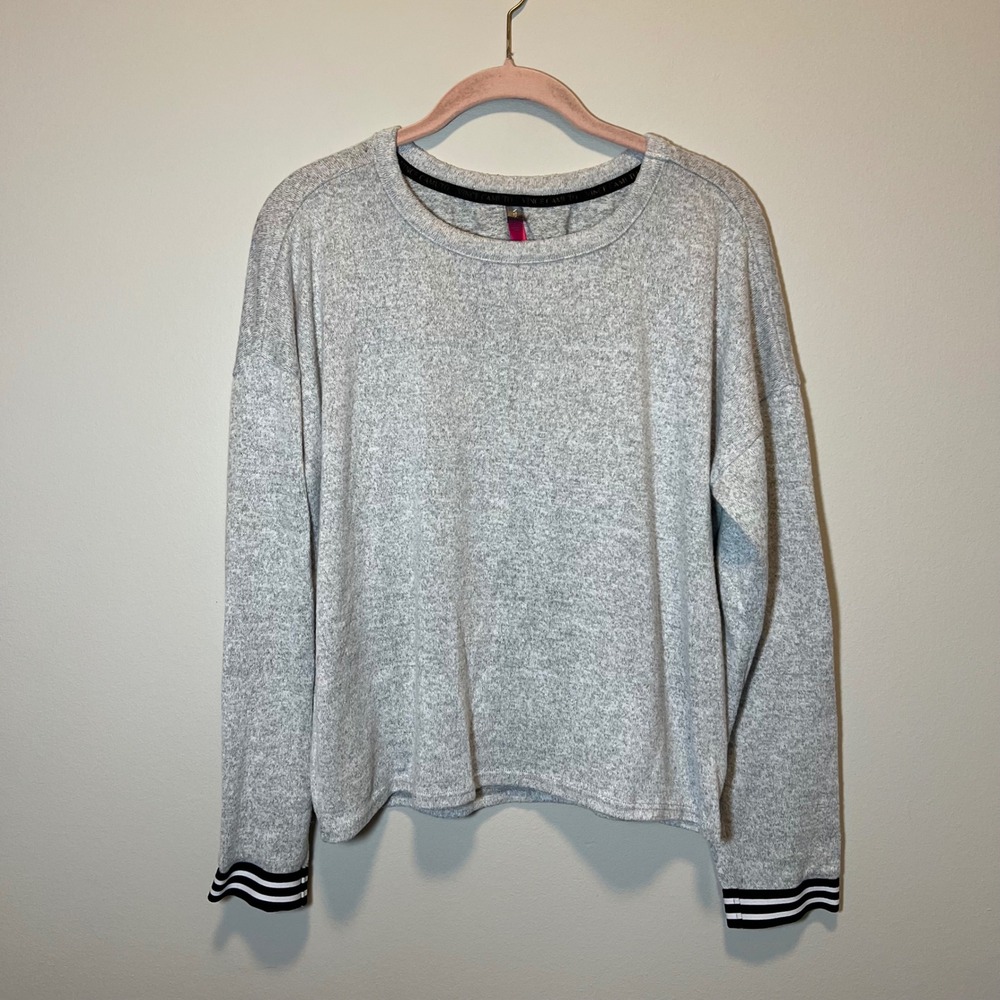 Vince Camuto Women's Heather Gray Long Sleeve Crew Neck Top Striped Cuffs Medium